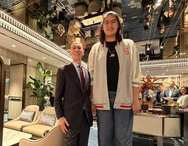 媒体人:张子宇将于明年参加WNBA选秀,目标是前七顺位或首轮